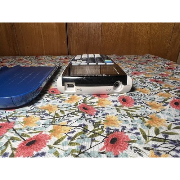 TI-84 Plus C Silver Edition - Advanced Learning Tool - Picture 6 of 8